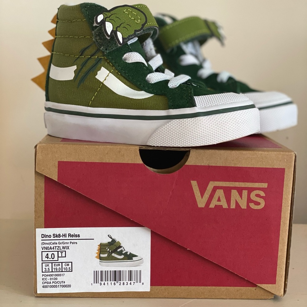 TODDLER VANS (size 4)